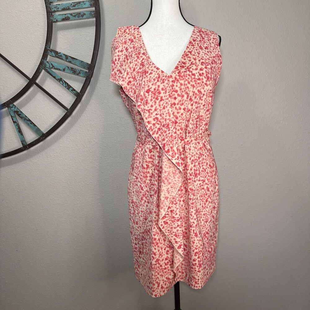 Ann Taylor Dress Size 8 Peach  Sleeveless Lined V-Neck Ruffle EUC